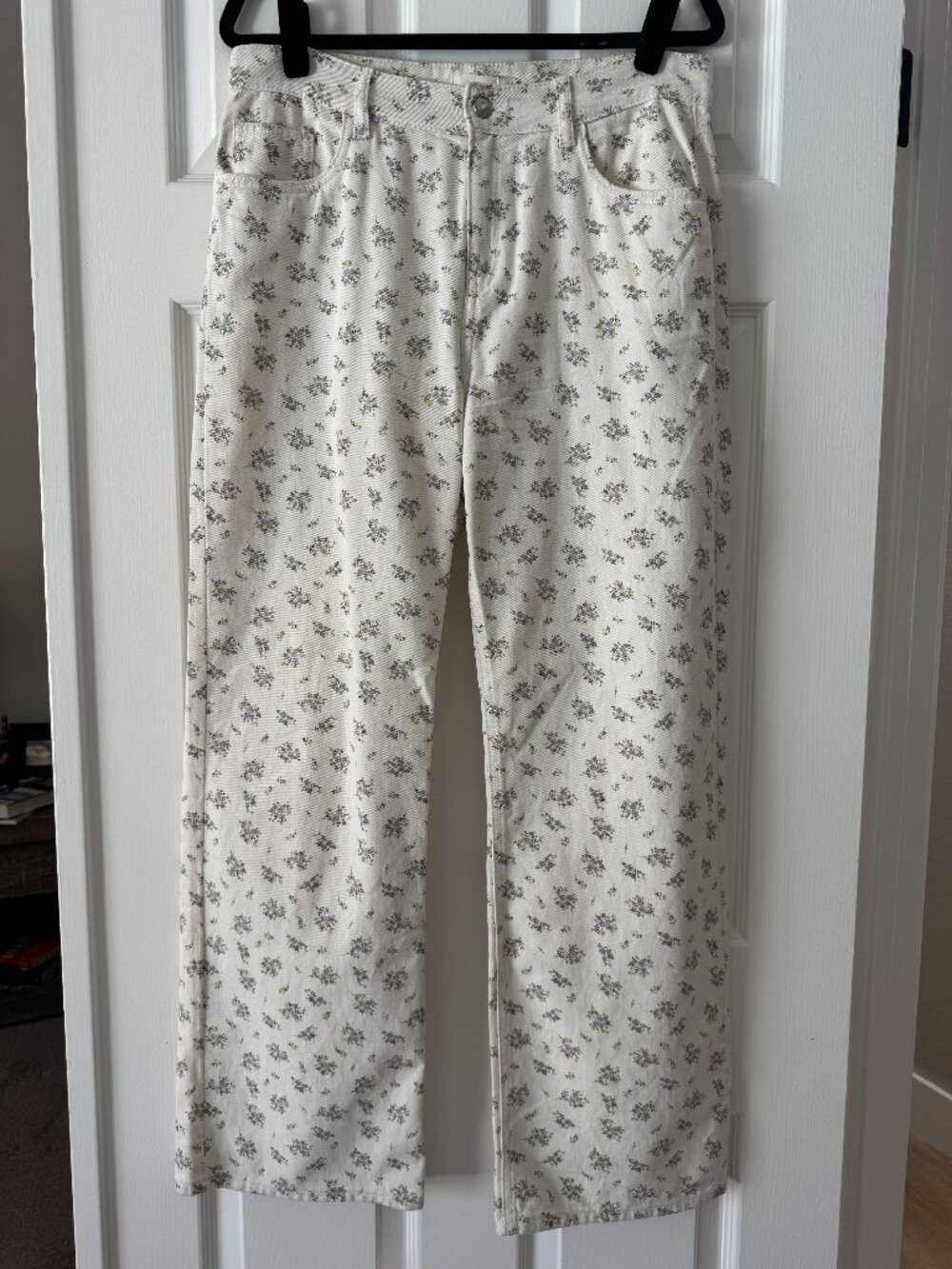 Size 10 - H&M Cream Floral High Waisted Stove Pipe Denim